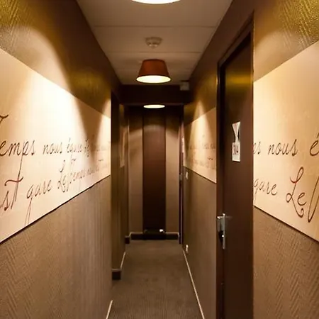 Hotel Ariane Montparnasse By Patrick Hayat Paris